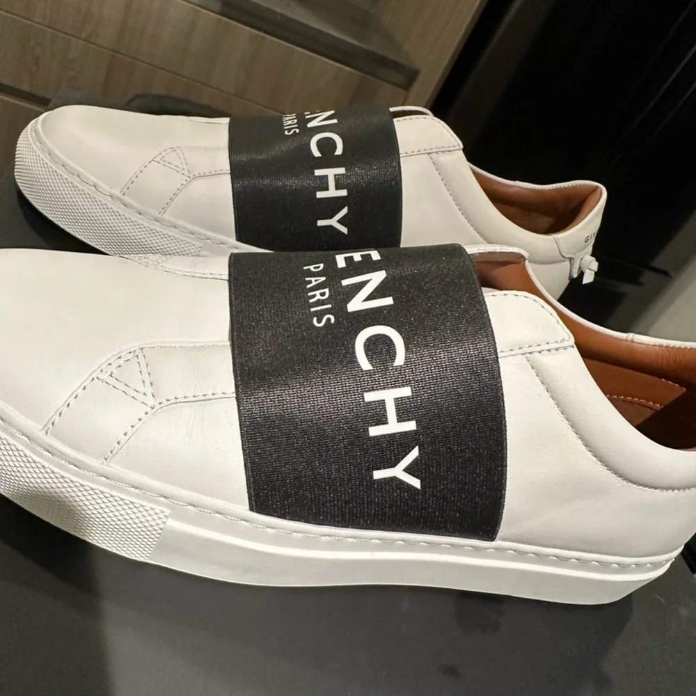 Givenchy White and Black Leather Urban Street - Picture 2 of 4